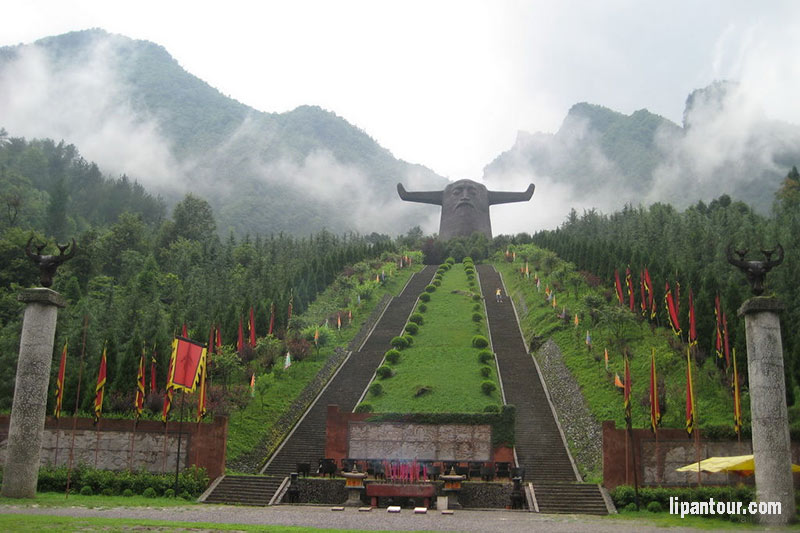神農(nóng)架自然保護(hù)區(qū)、神農(nóng)祭壇雙臥4日游